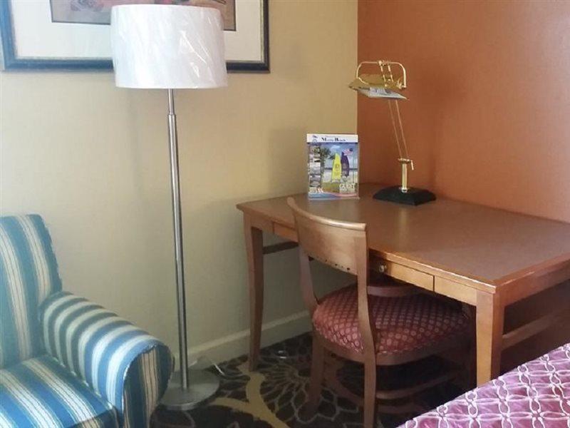 Super 8 By Wyndham Myrtle Beach/Market Common Area מראה חיצוני תמונה