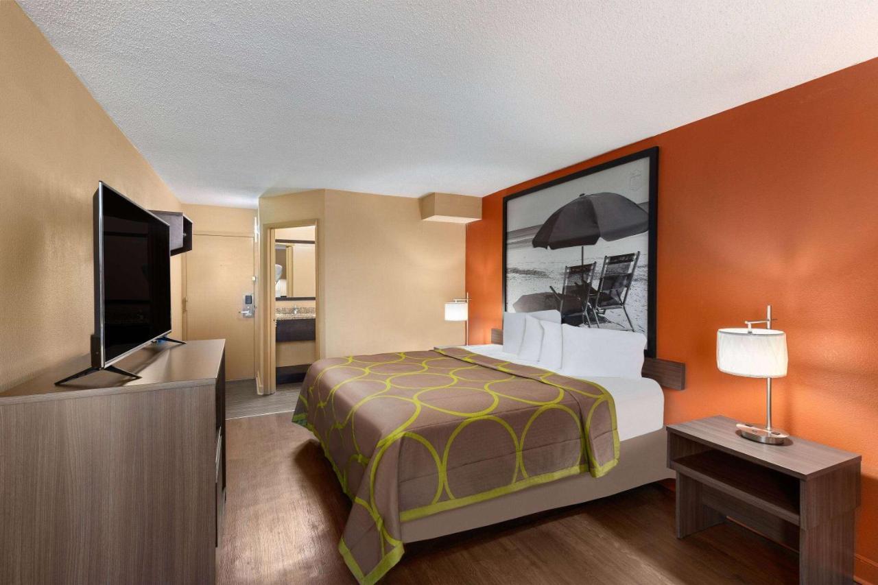 Super 8 By Wyndham Myrtle Beach/Market Common Area מראה חיצוני תמונה