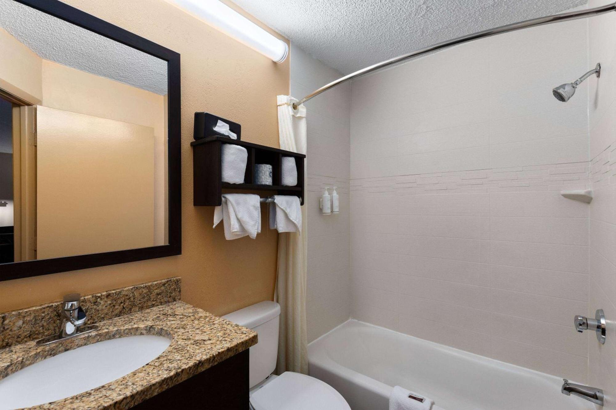 Super 8 By Wyndham Myrtle Beach/Market Common Area מראה חיצוני תמונה